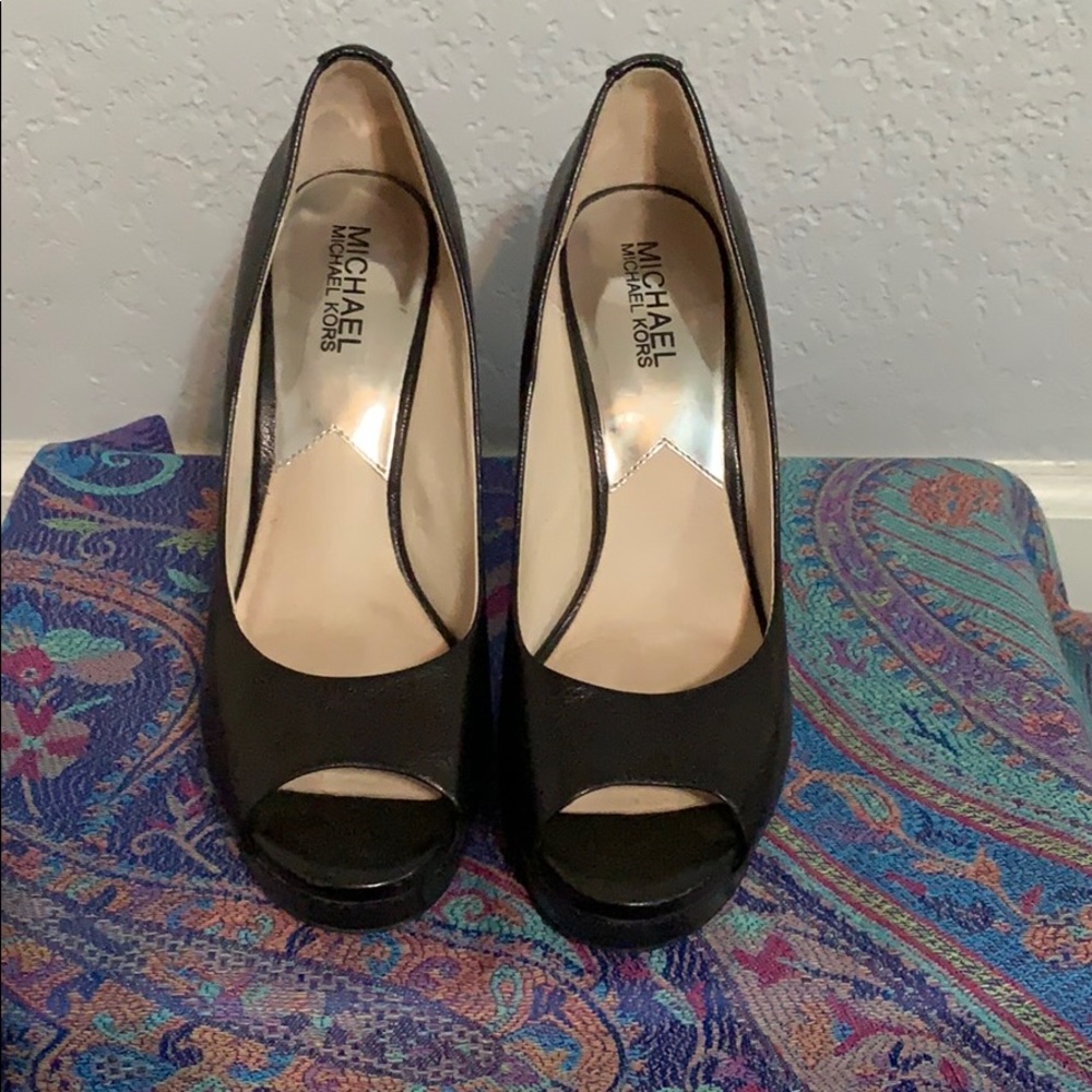 MK leather pumps♥️